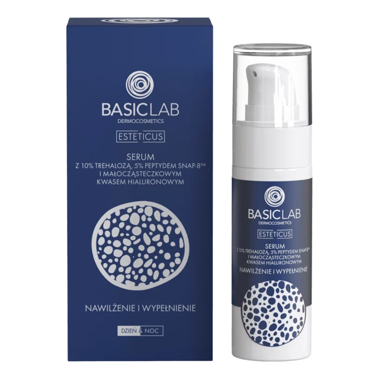 BasicLab Esteticus Serum z trehalozą 10%, peptydem SNAP-8™ i kwasem hialuronowym – intensywne nawilżenie i wygładzenie skóry. Dostępne w sklepie Peptid.pl